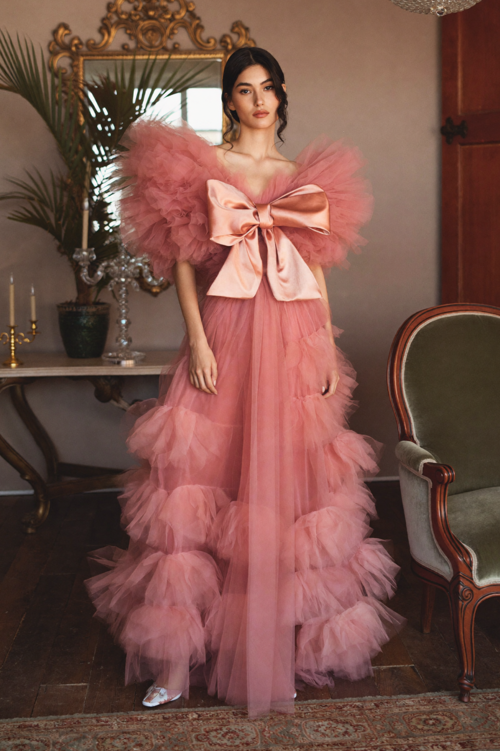 Vestido con lazo a capas
